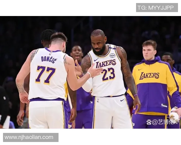 2009年季后赛湖人对雷霆精彩对决回顾与分析