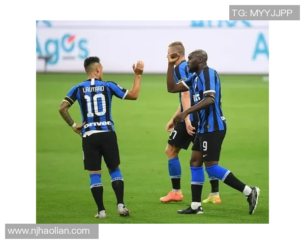 拉波尔特的传奇之路:从小镇少年到国际足球明星的成长故事 拉波尔特的传奇之路:从小镇少年到国际足球明星的成长故事